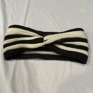 Kimchi Blue Knitted Headband